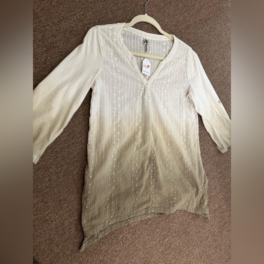 XCVI Cream Sage V-Neck embroidered Women's tunic Top cotton soft size medium